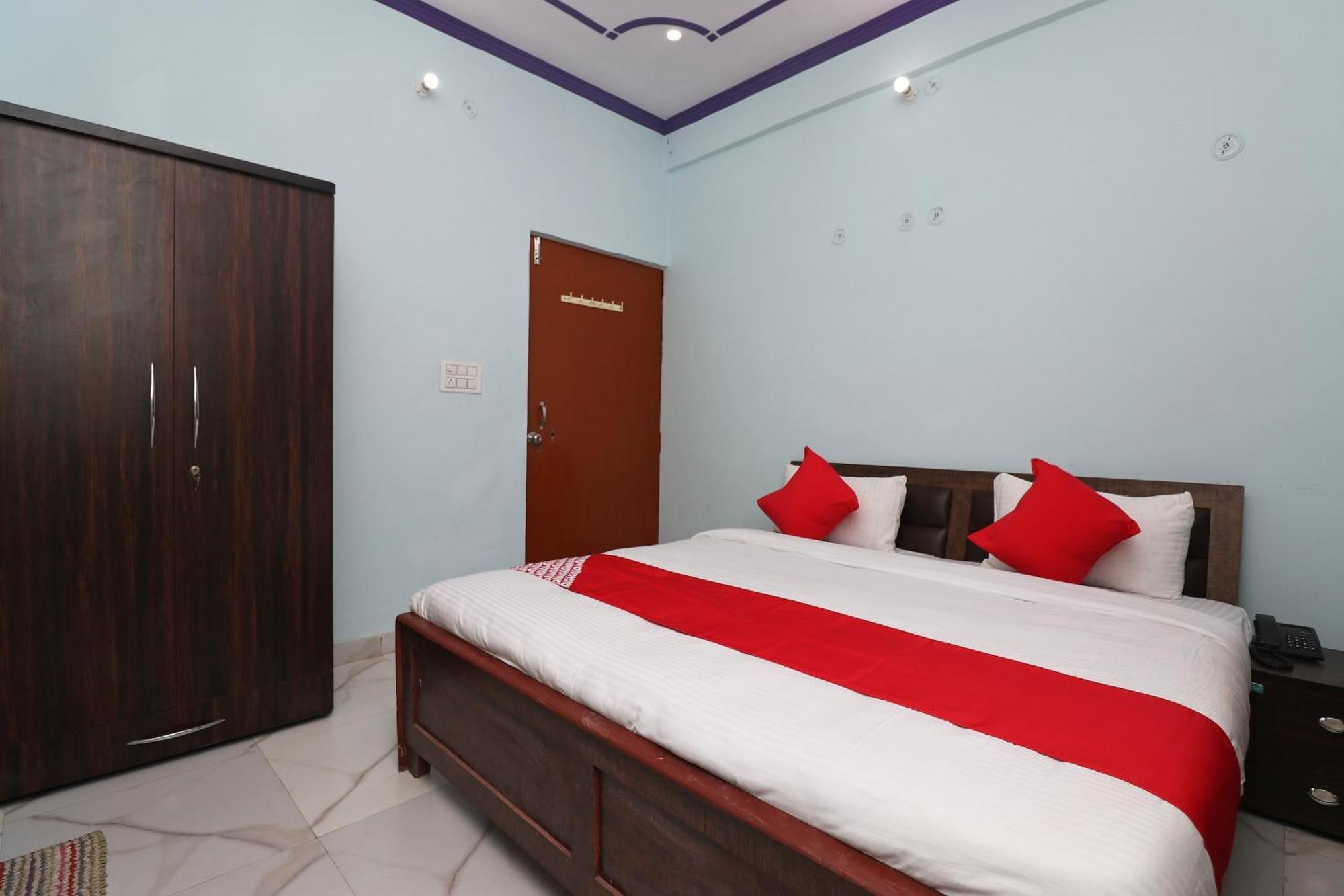 โอโย 30897 ศรีศยม ลอว์น แอนด์ รีสอร์ต Hotel Sitapur  ภายนอก รูปภาพ