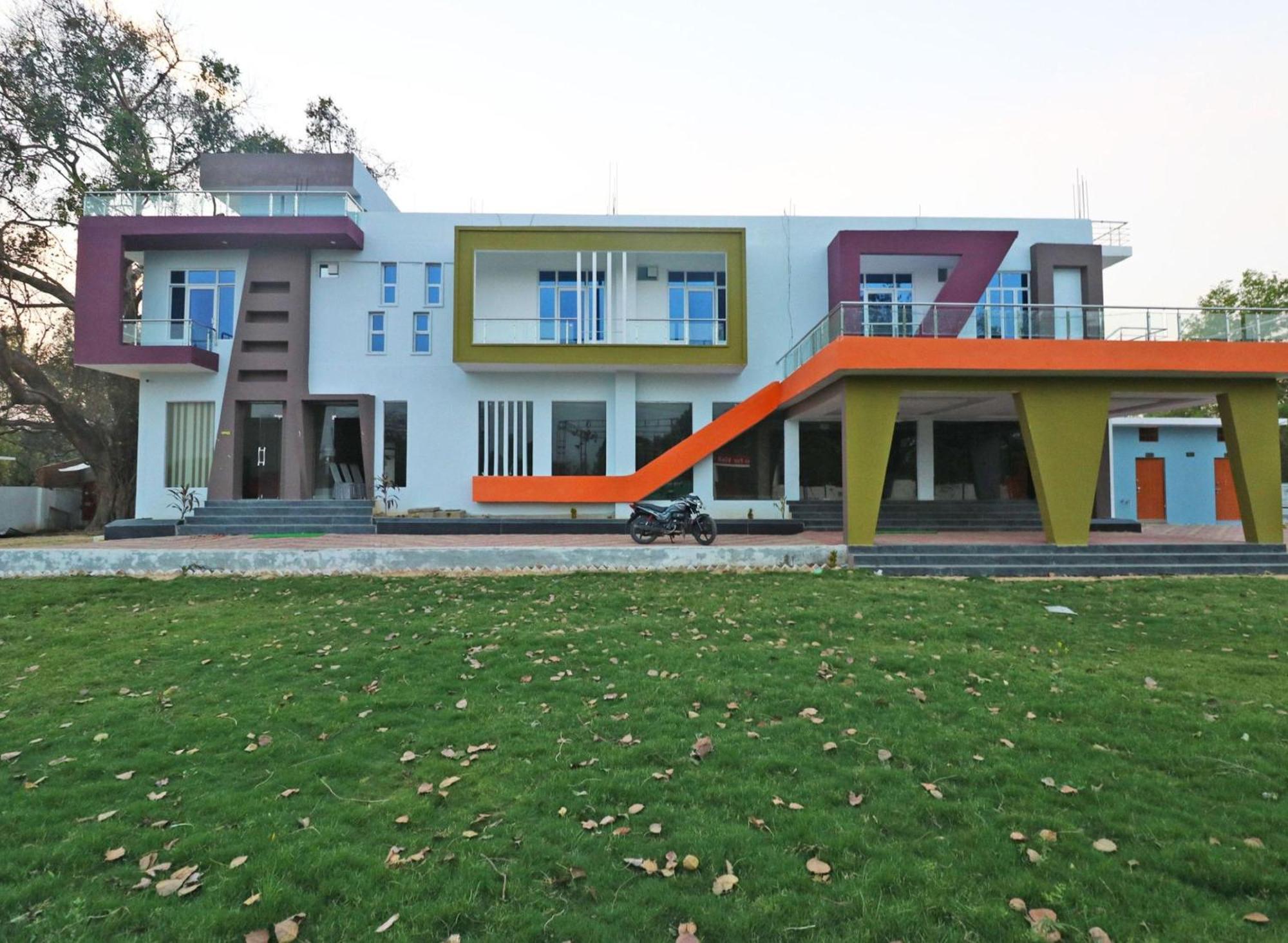 โอโย 30897 ศรีศยม ลอว์น แอนด์ รีสอร์ต Hotel Sitapur  ภายนอก รูปภาพ