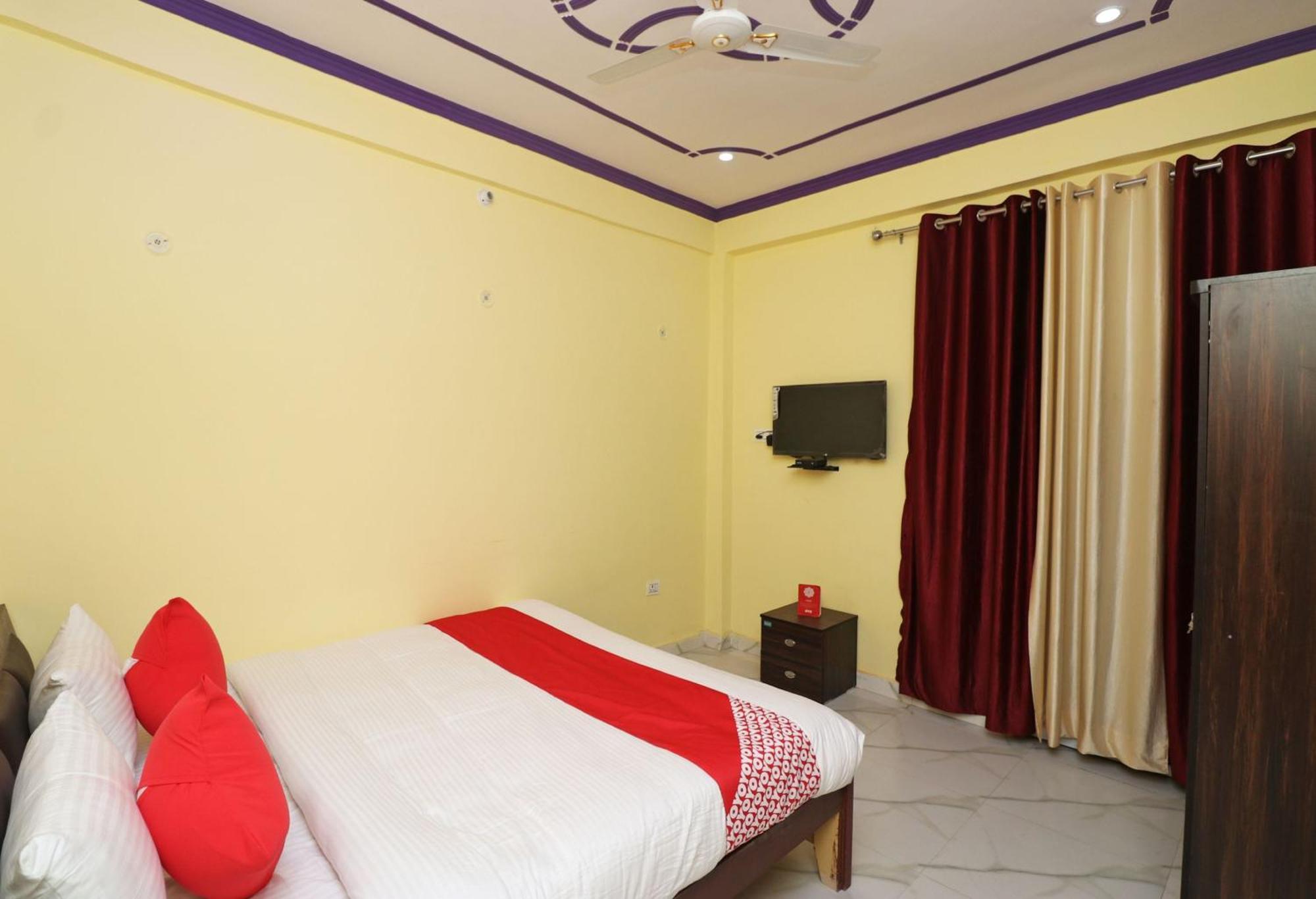โอโย 30897 ศรีศยม ลอว์น แอนด์ รีสอร์ต Hotel Sitapur  ภายนอก รูปภาพ