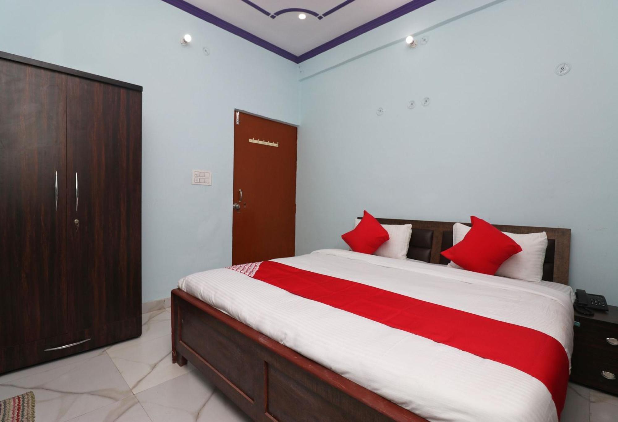 โอโย 30897 ศรีศยม ลอว์น แอนด์ รีสอร์ต Hotel Sitapur  ภายนอก รูปภาพ