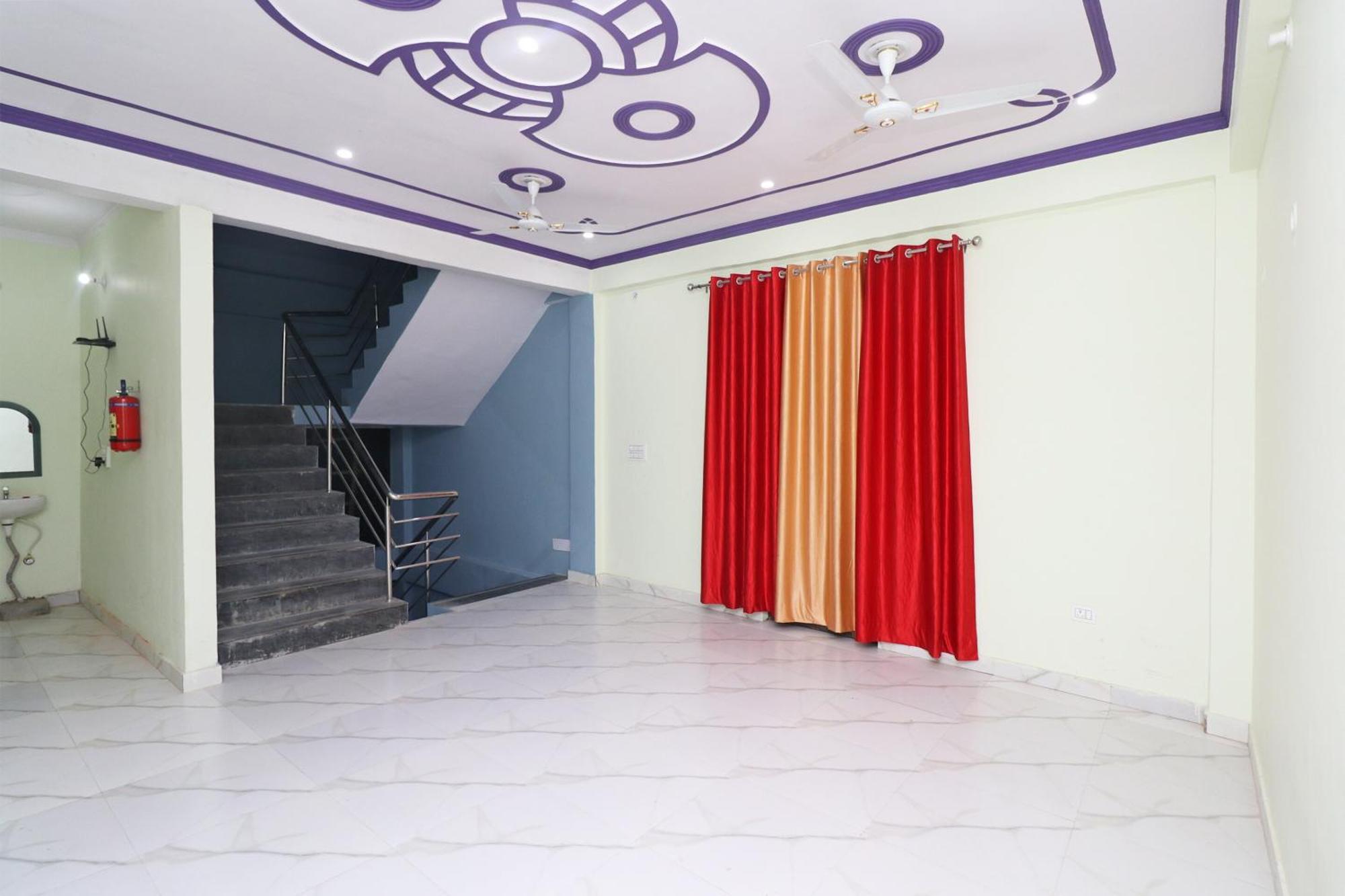 โอโย 30897 ศรีศยม ลอว์น แอนด์ รีสอร์ต Hotel Sitapur  ภายนอก รูปภาพ