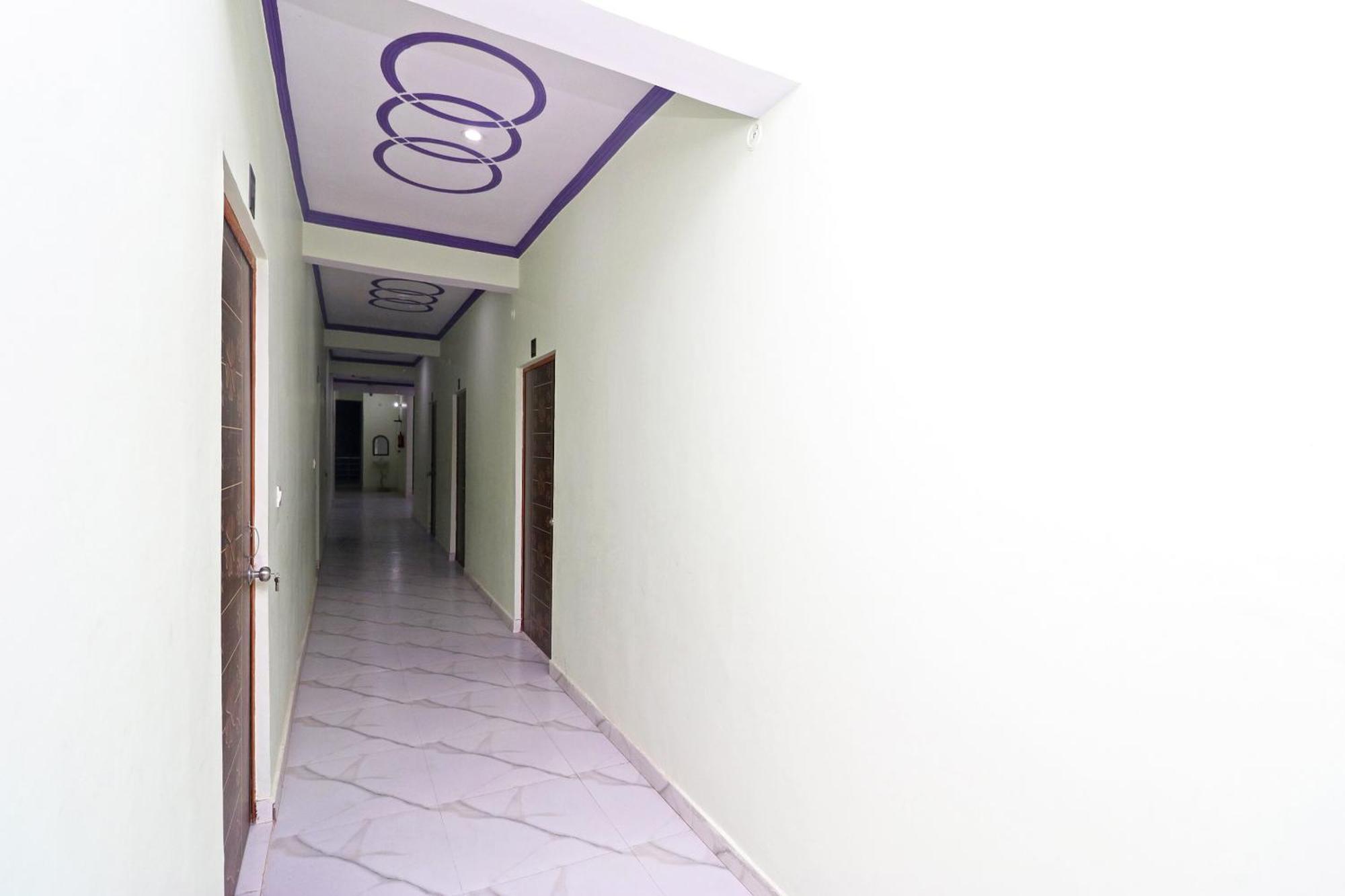 โอโย 30897 ศรีศยม ลอว์น แอนด์ รีสอร์ต Hotel Sitapur  ภายนอก รูปภาพ