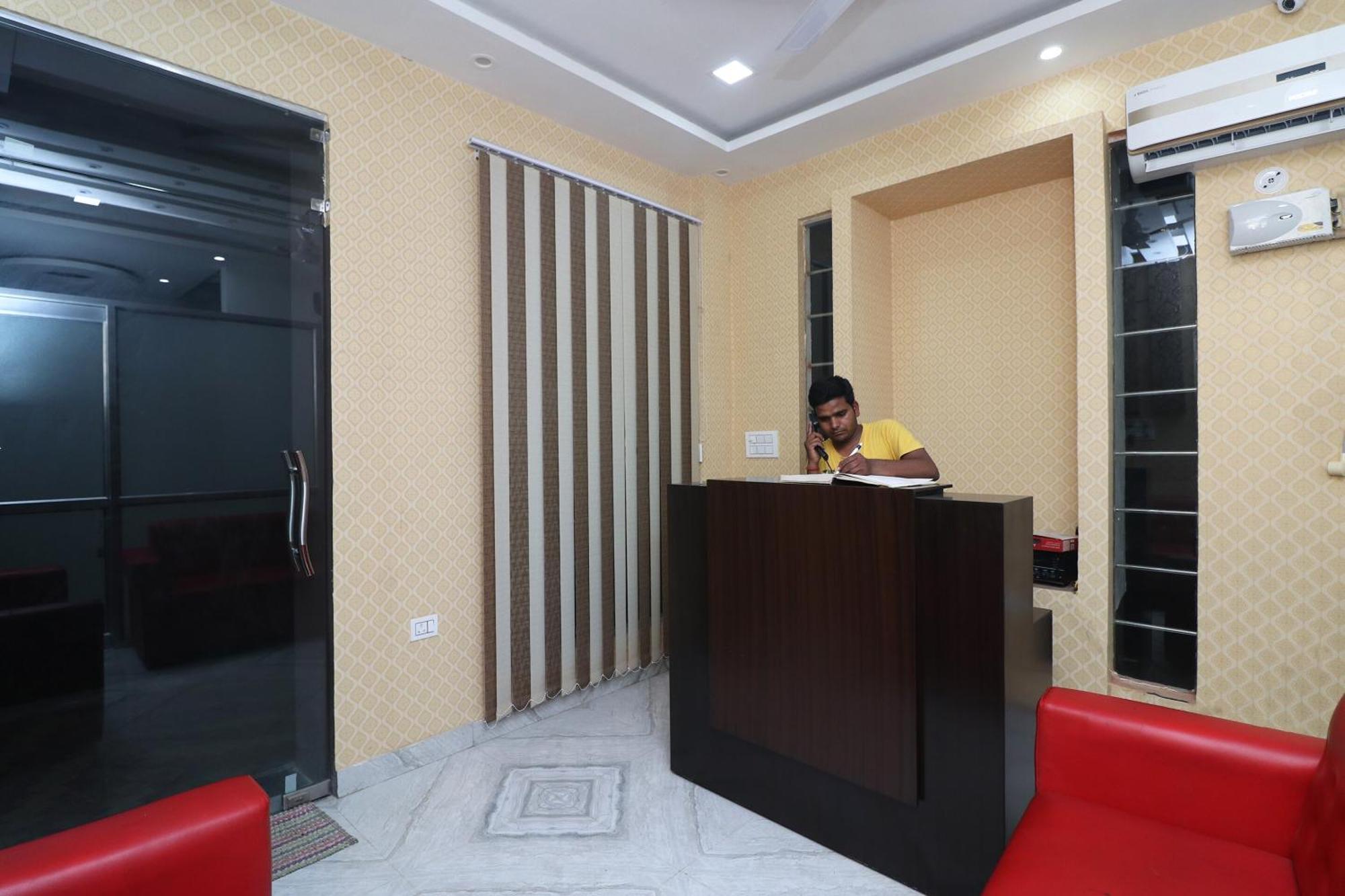 โอโย 30897 ศรีศยม ลอว์น แอนด์ รีสอร์ต Hotel Sitapur  ภายนอก รูปภาพ